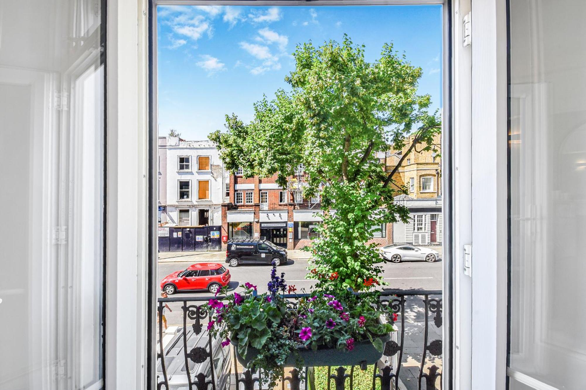 Lovely Large 1 Bed Renovated Flat W Balcony & 600Mb Wifi Лондон Екстериор снимка